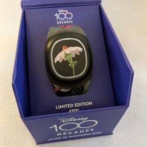 Disney MagicBand+  Alice in Wonderland 100 Decades Limited Edition